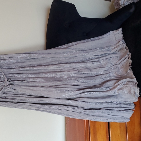 Bohemian embroidered Indian dress - Picture 4 of 11